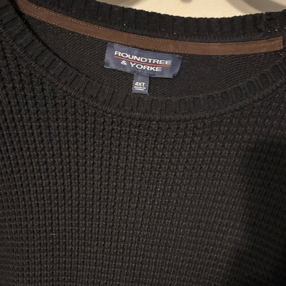 Roundtree & Yorke Men's Navy Crewneck Sweater